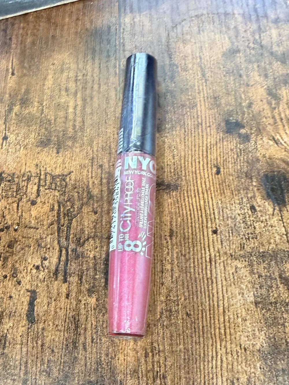 NYC MIDNIGHT ROSE City Proof 8hr wear Lip Gloss